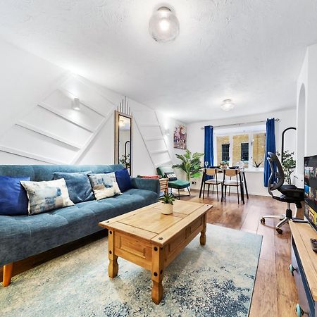 Quirky Canary 2Bed, Free Parking, Smart Tv & Games Londen Buitenkant foto